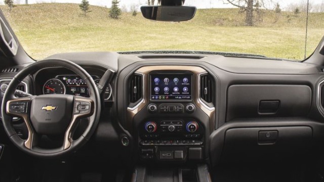 2022 Chevy Silverado HD interior