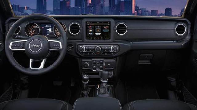 2023 Jeep Gladiator interior