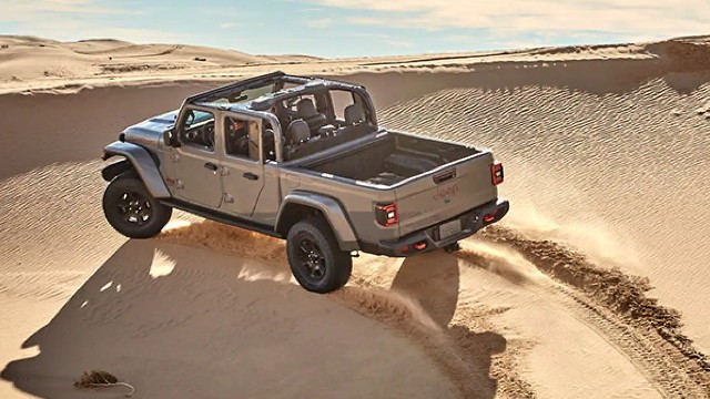 2023 Jeep Gladiator Mojave desert